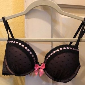 Victoria’s Secret Push-up Bra (NWT✨)